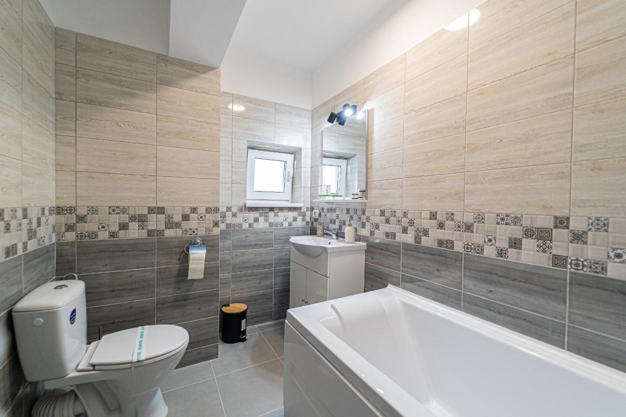 Delux Suite Bacau Exterior photo