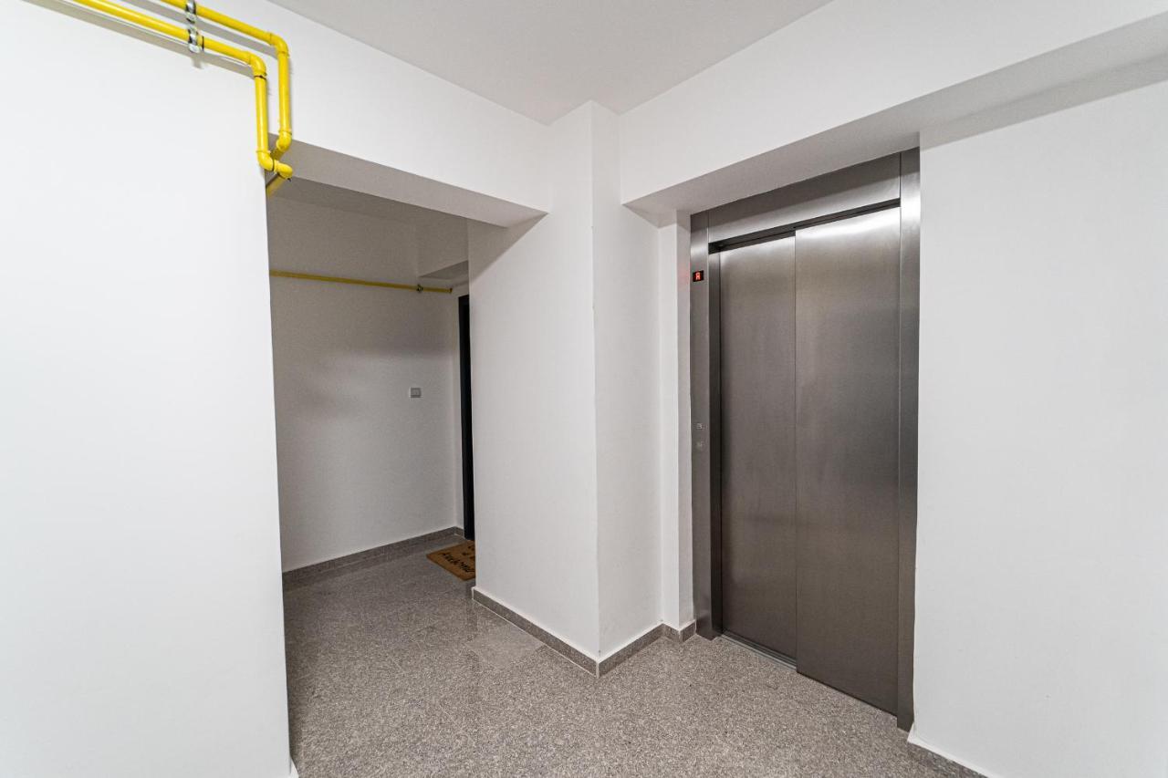 Delux Suite Bacau Exterior photo