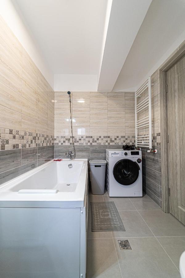 Delux Suite Bacau Exterior photo